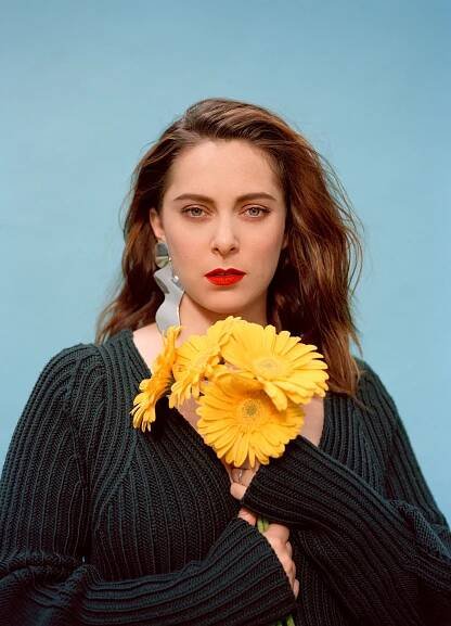 Rachel Bloom on Self-Care & the Male Gaze in Fall’s Digital Cover Story | Allure