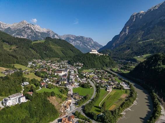 File:Austria werfen.jpg