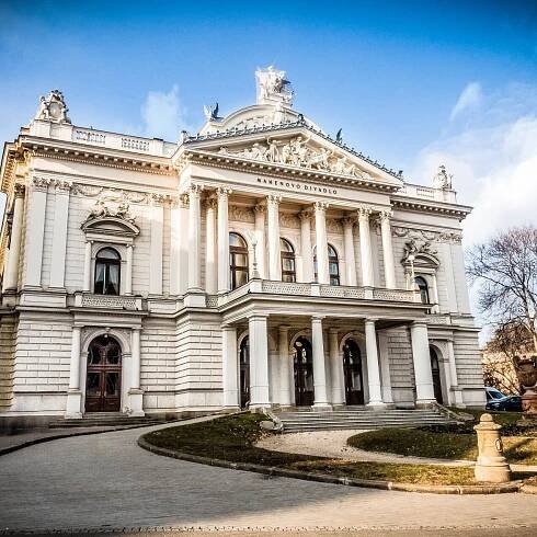 Národní divadlo Brno hlásí rekordní tržby i návštěvnost, přesto bude muset škrtat