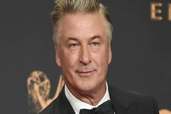 Alec Baldwin má po delší době důvod k úsměvu: Prokuratura proti němu stáhla obvinění - Zivot