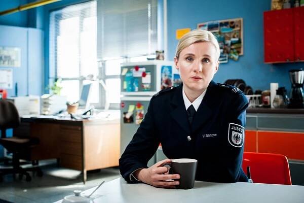 Block B - Unter Arrest - Promo - Winnie Böwe