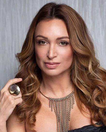 Dora Mazzone - Telenovely.net ... vše o telenovelách na jednom místě