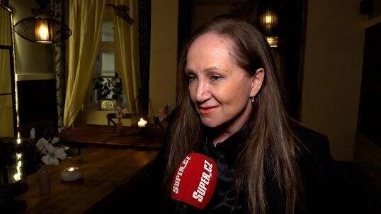 Z covidové deprese se Bára Basiková vypsala. Žádné tragédie ale v její knize nenajdete - Super.cz