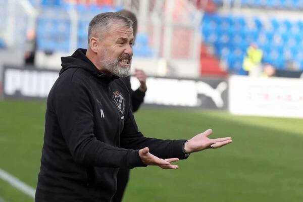 Úspěšná Hapalova premiéra, Baník slaví. Plzeň opět suverénní. Slavia uspěla i v oslabení