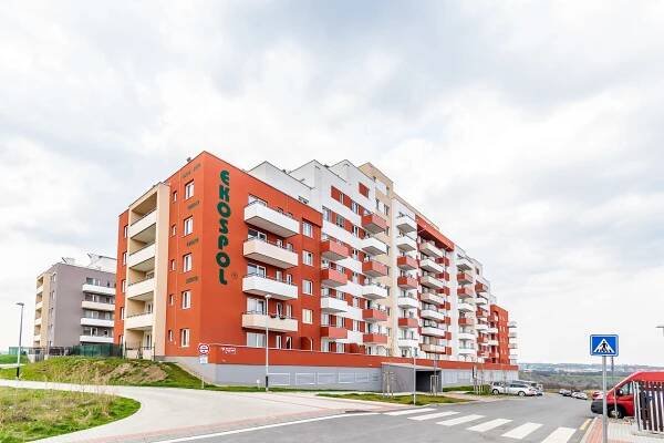 Pronájem bytu 1+kk v osobním vlastnictví 33 m², Praha 5 - Hlubočepy | Artem Saykin