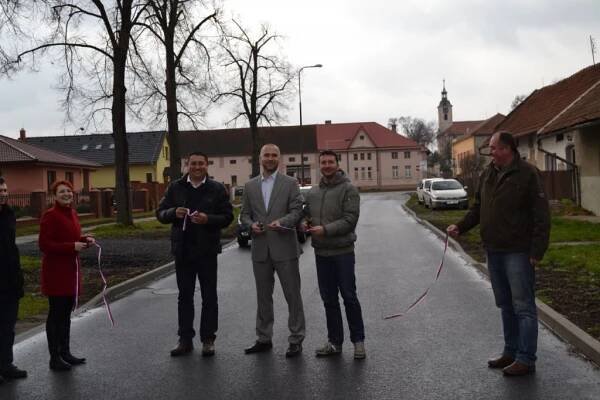 Rekonstrukce místní komunikace v obci Velim - Oficiální stránka obce Velim