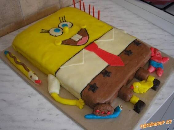 Můj první pečený dortík synovi k 6.narozeninám potažený domácím marcipánem "SPONGEBOB"
