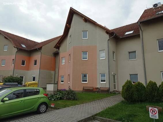 Pronájem bytu 1+kk 38 m², U Dráhy, Chýně