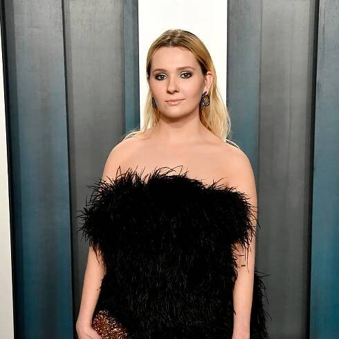 Abigail Breslin ‘in shock and devastation’ after father dies from coronavirus