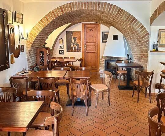 RESTAURACE V PODZÁMČÍ, Hluboka nad Vltavou - Restaurant Reviews, Photos & Phone Number - Tripadvisor