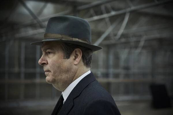 Endeavour - O hlavu kratší - Z filmu - Roger Allam