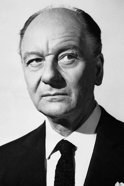 John Gielgud – ‘Arthur’ (1981)