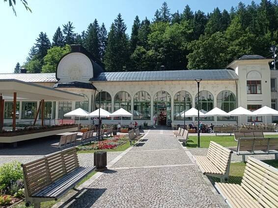 Termální voda, klid a ceny jako za socialismu. Češi objevili nádherné termální lázně v srdci naší země