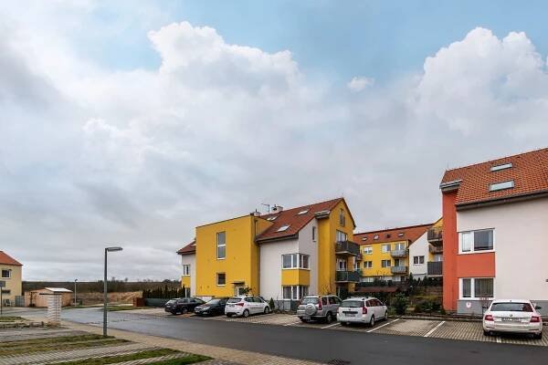 Byt 3+kk Jinočany Smetanova 362