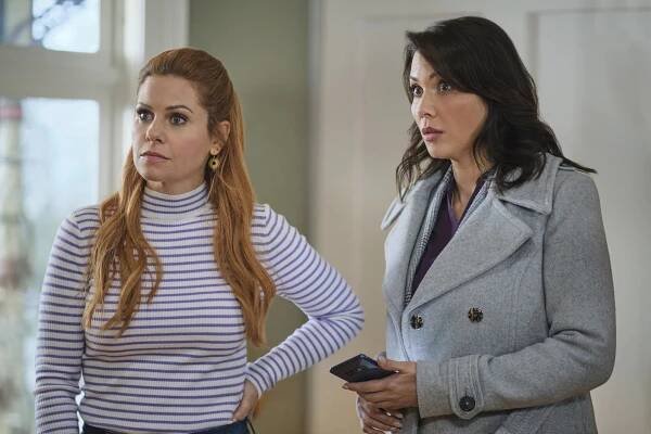 Candace Cameron Bure, Lexa Doig - Skutečné vraždy: Dům s pohnutou minulostí - Z filmu
