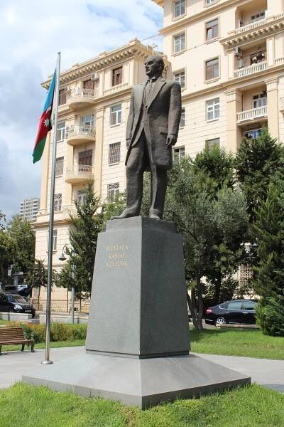 Mustafa Kemal Atatürk Monument, Baku