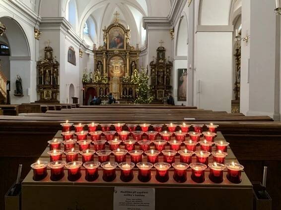 Nahý Pozorovatel i pěchotní sruby aneb Novoroční Králíky a klášter Hedeč
