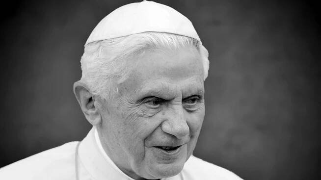 Zemřel bývalý papež Benedikt XVI. - Novinky