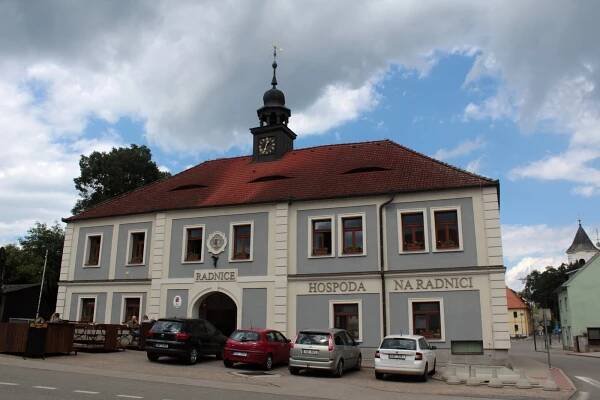 Netvořice šetří: začaly diodami, přidaly fotovoltaiku, chystají tepelná čerpadla