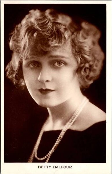 Picturegoer | THE CABINET CARD GALLERY