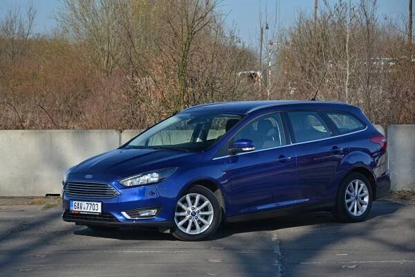 Jedna z nejžádanějších ojetin: Ford Focus III je skvělý rodinný kombík s gigantickým kufrem. Na co si dát pozor při koupi?