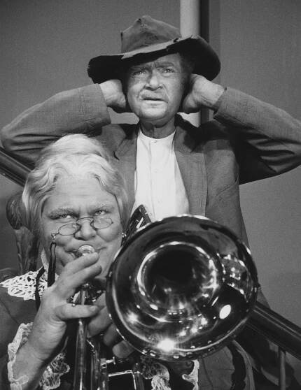 Buddy Ebsen, Roy Clark, in drag as his own mother, 'Cousin Roy', (Season 6, aired April 3, 1968).