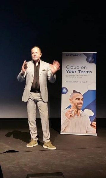Peter Hacker | Passionate, Internationally Expert for Cyber Crime & Digital Change