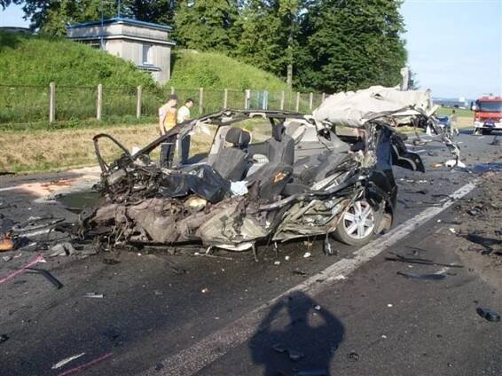 Po tragické nehodě u Litomyšle už silnici zprůjezdnili