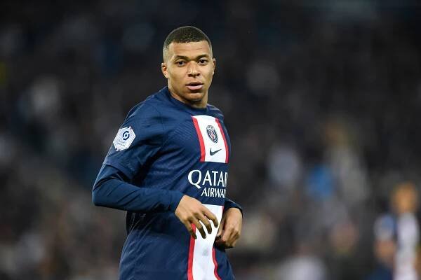 Diskuze: Šéf Paris Saint-Germain otočil. | nastartu.cz 