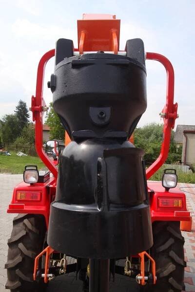 Půdní vrták CRONIMO za traktor | Nejlevnejsi-bagry-nakladace-traktory.cz