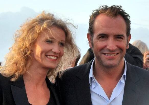 Soubor:Alexandra Lamy Jean Dujardin Cabourg 2011.jpg – Wikipedie