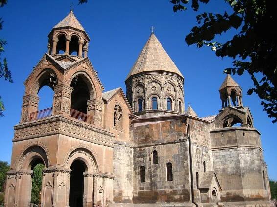 Soubor:Etchmiadzin cathedral.jpg – Wikipedie