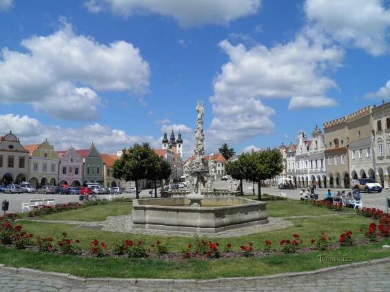 Náměstí Zachariáše z Hradce.
