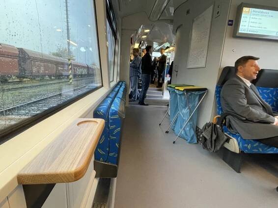 Motorový vůz Stadler RS1 společnosti GW Train určený pro pošumavské lokálky, interiér. Autor: Zdopravy.cz/Jan Šindelář