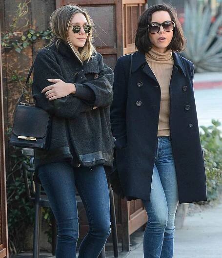 *EXCLUSIVE* Elizabeth Olsen and Aubrey Plaza grab lunch together at Zinque