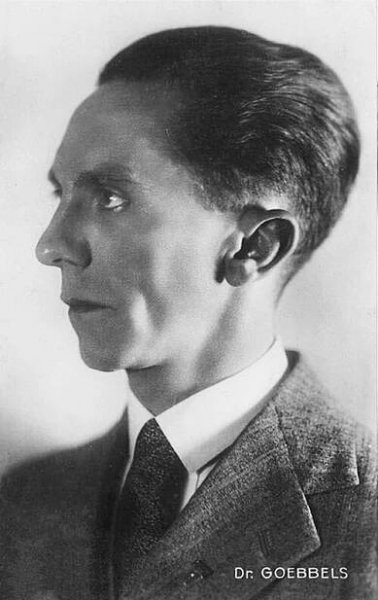 Soubor:Bundesarchiv Bild 102-01888A, Joseph Goebbels.jpg – Wikipedie