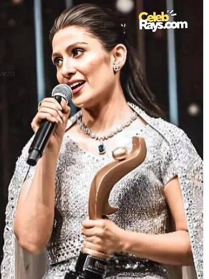 Ayeza Khan awards