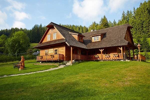 Velká chalupa – Valašský Šalet na Podťatém. Váš relax v Beskydech.