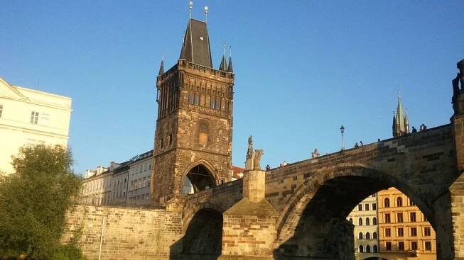 Karlův most jako svědek krutosti: Deset let na něm viselo dvanáct popravených hlav a končetin - Médium.cz