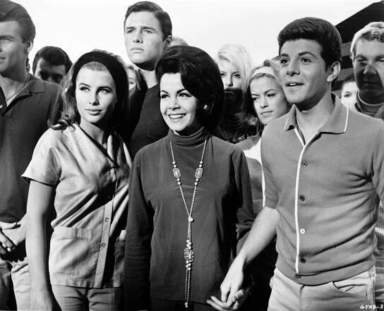 Donna Michelle, Annette Funicello, Frankie Avalon - Velké plážové bingo - Z filmu