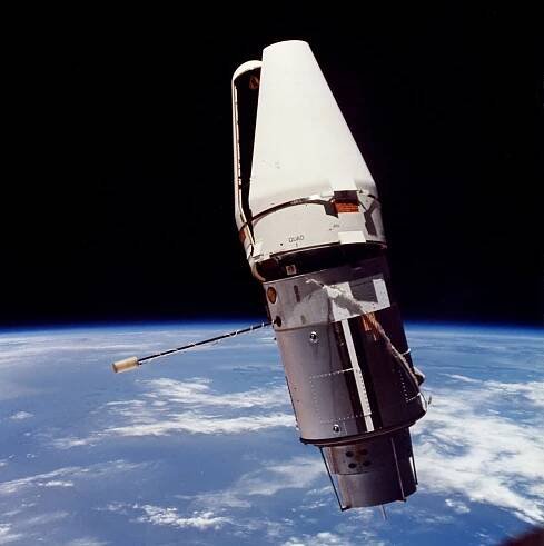 File:Gemini 9 Docking target.jpg - Wikimedia Commons