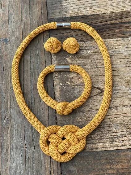 Dámský hořčicový Šňůrový náramek “Macrame” mustard