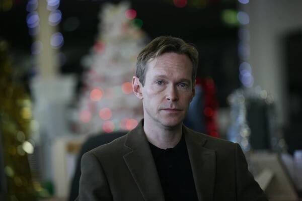 Ztracené Vánoce - Promo - Steven Mackintosh