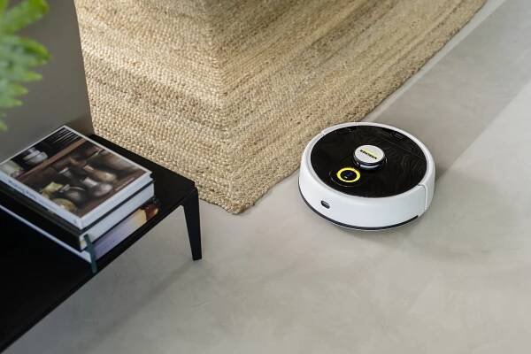 Pressemitteilung: Intelligenter Wischroboter RCF 3 von Kärcher