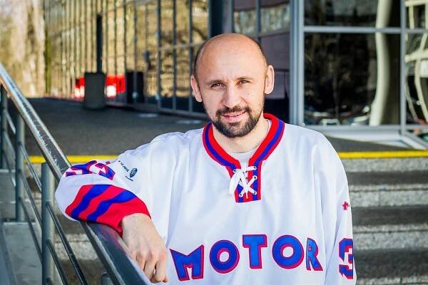 Cizinec u hokejové reprezentace? Potrestaný agresor? Historie tohle pamatuje