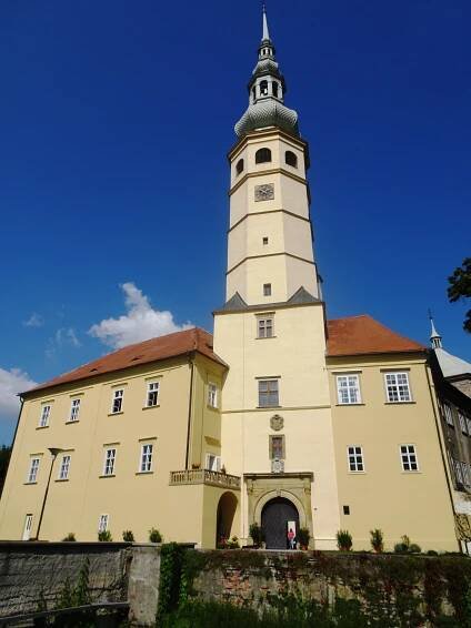 Soubor:Tovačov, zámek (3).jpg – Wikipedie