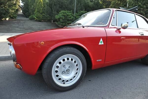 '74 Alfa Romeo Junior 1600 - Classic Car Restoration Center