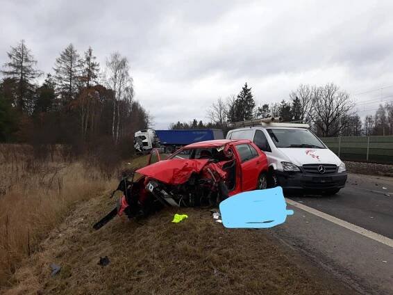 Při tragické dopravní nehodě u Plané nad Lužnicí zemřel jeden člověk
