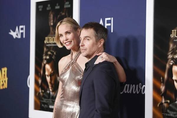 Sam Rockwell chodí už téměř dvacet let s kolegyní Leslie Bibb. Na děti ani svatbu ale nikdy nepomysleli.