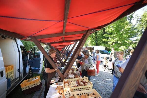 O farmářské trhy v Novém Městě na Moravě je velký zájem | Vysočina-news.cz
